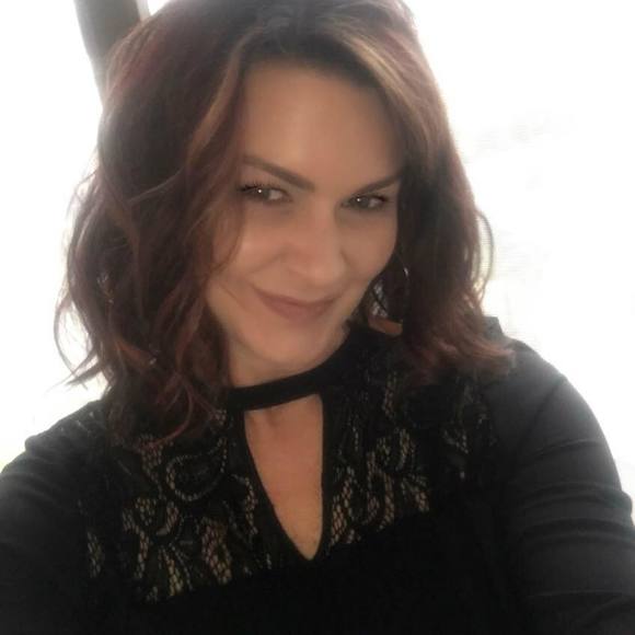 Meet your Posher, Cindy - Picture 1 of 1